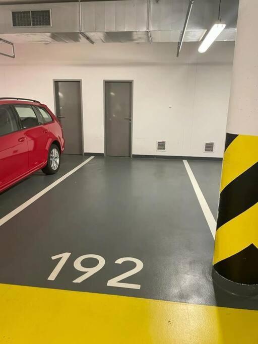 Apartment W/ Free Garage Parking Прага Экстерьер фото